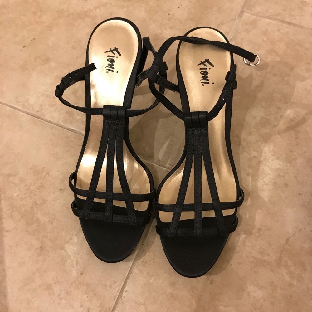 Fioni Black Heels